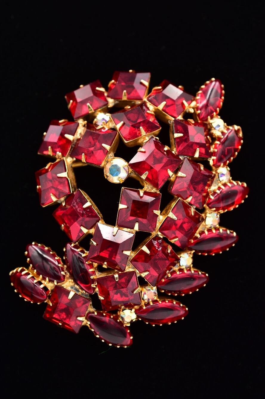 Vintage Red Crystal Paisley Pin Brooch Cabochon AB Rhinestone Prong 1950s BinBP